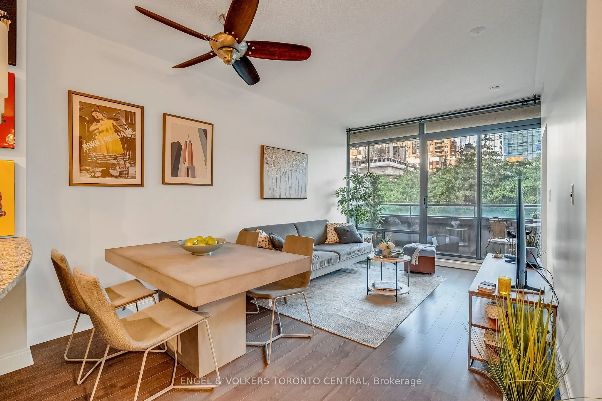 18 Yorkville Avenue, #306