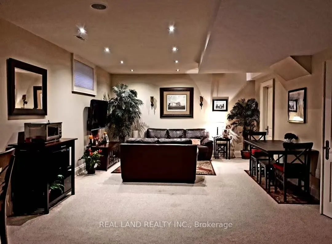 102 Hollywood Avenue, #Basement