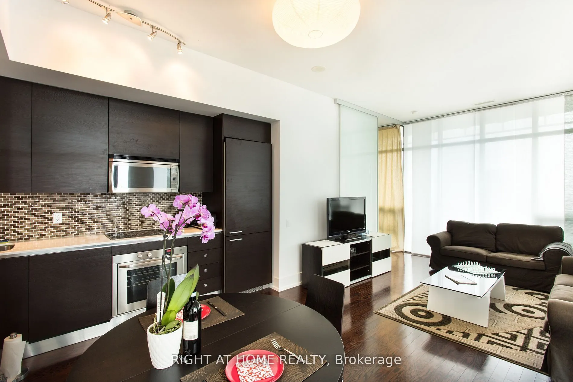 33 Charles Street E, #4207