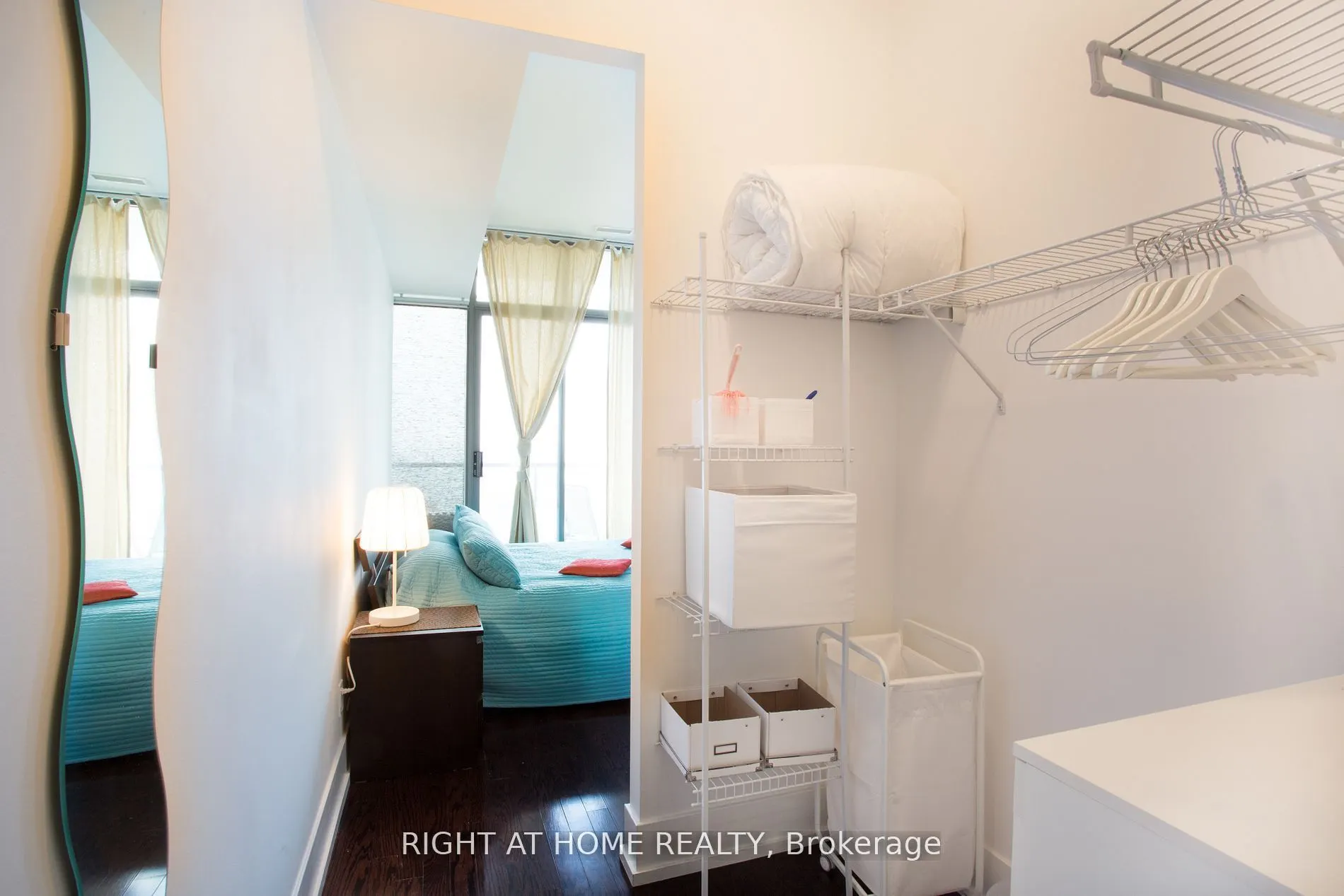 33 Charles Street E, #4207