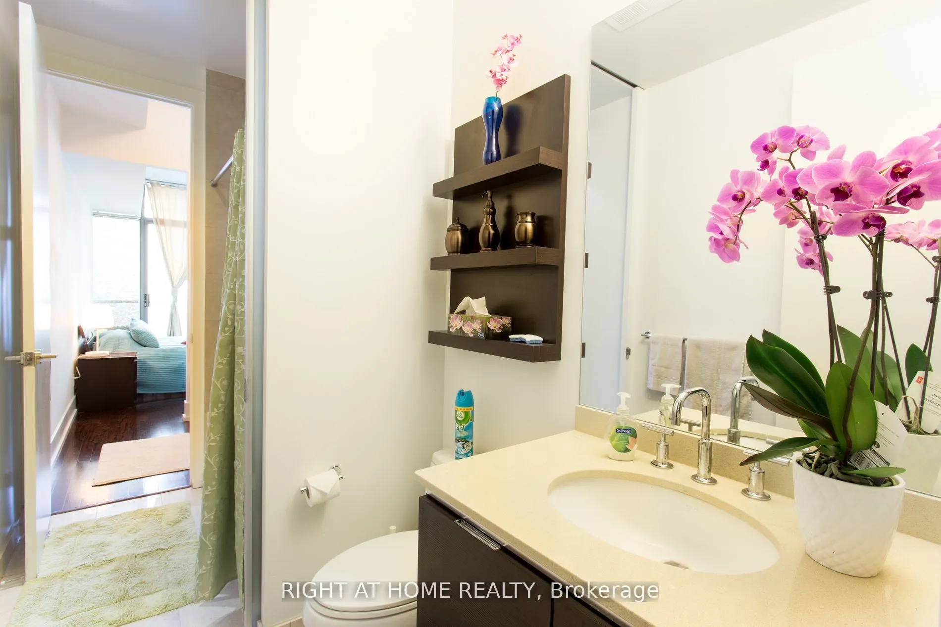 33 Charles Street E, #4207