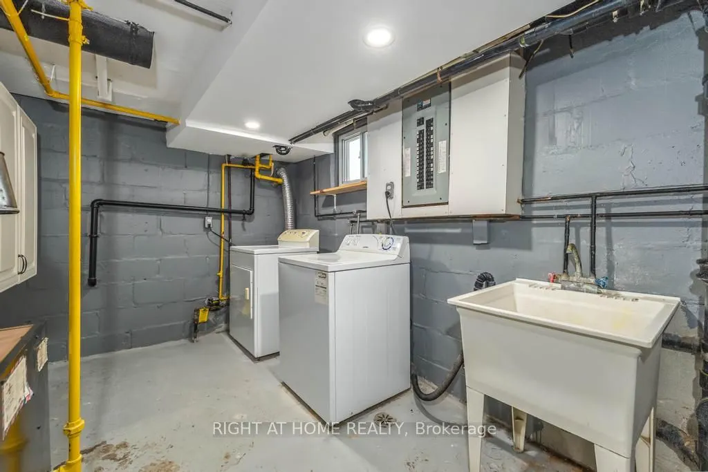 494 Northcliffe Boulevard, #Lower