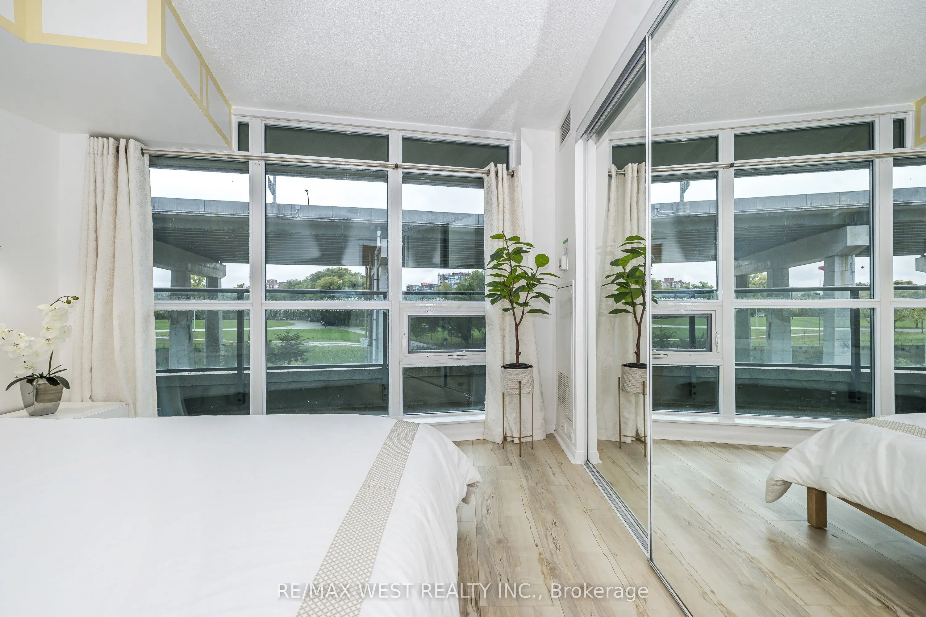 209 Fort York Boulevard, #465