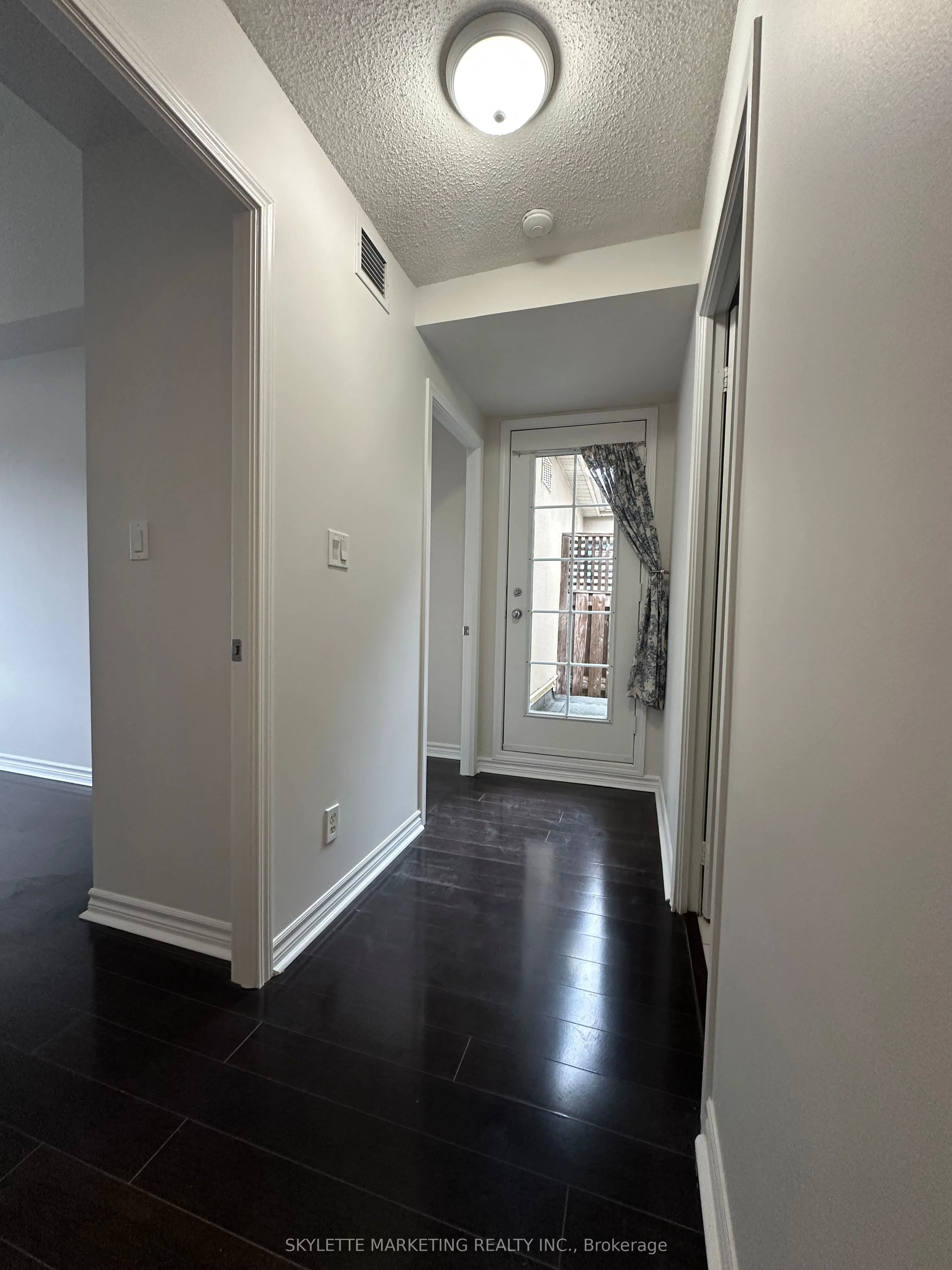 8 Rean Drive, #GV216