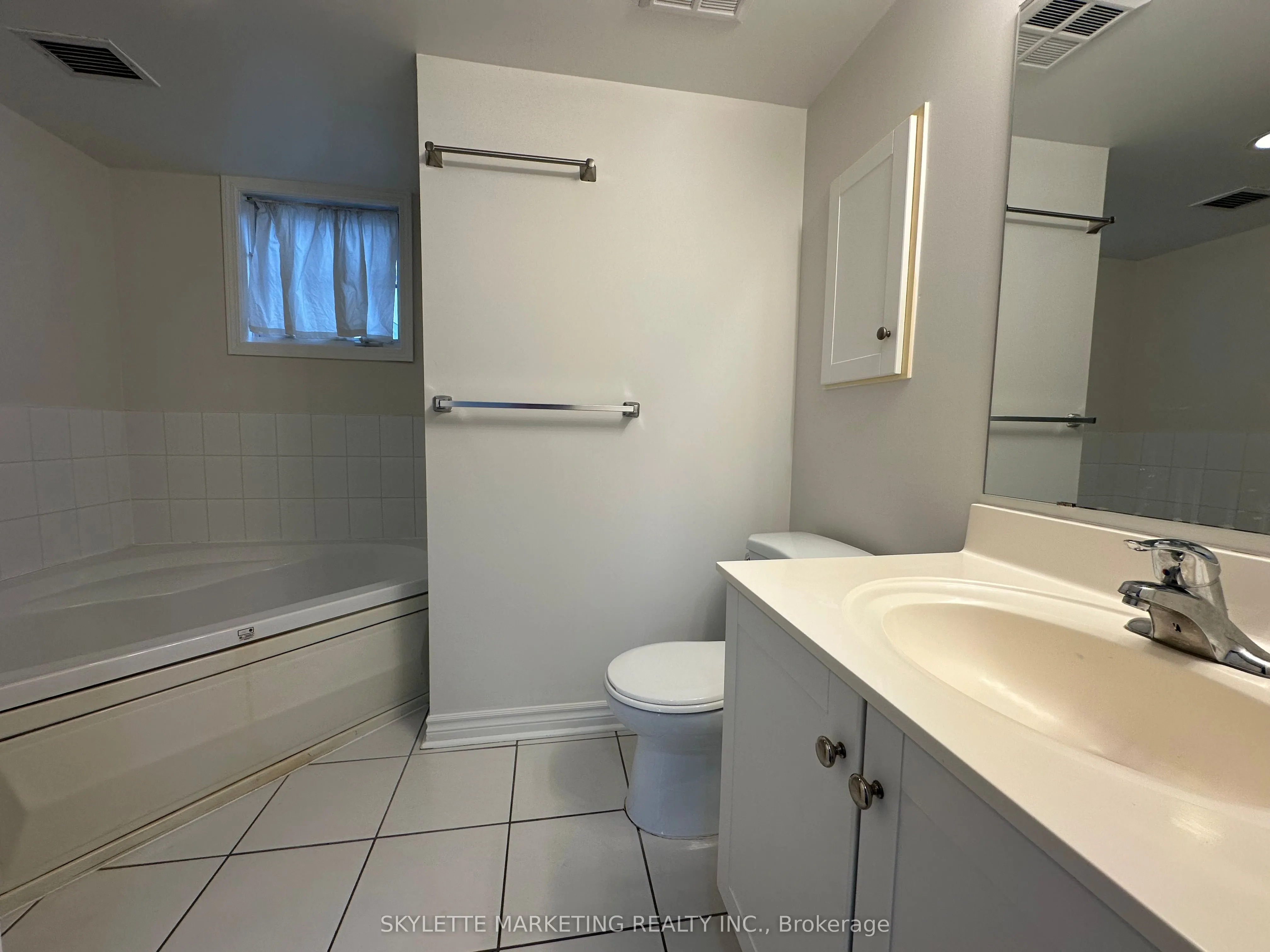 8 Rean Drive, #GV216