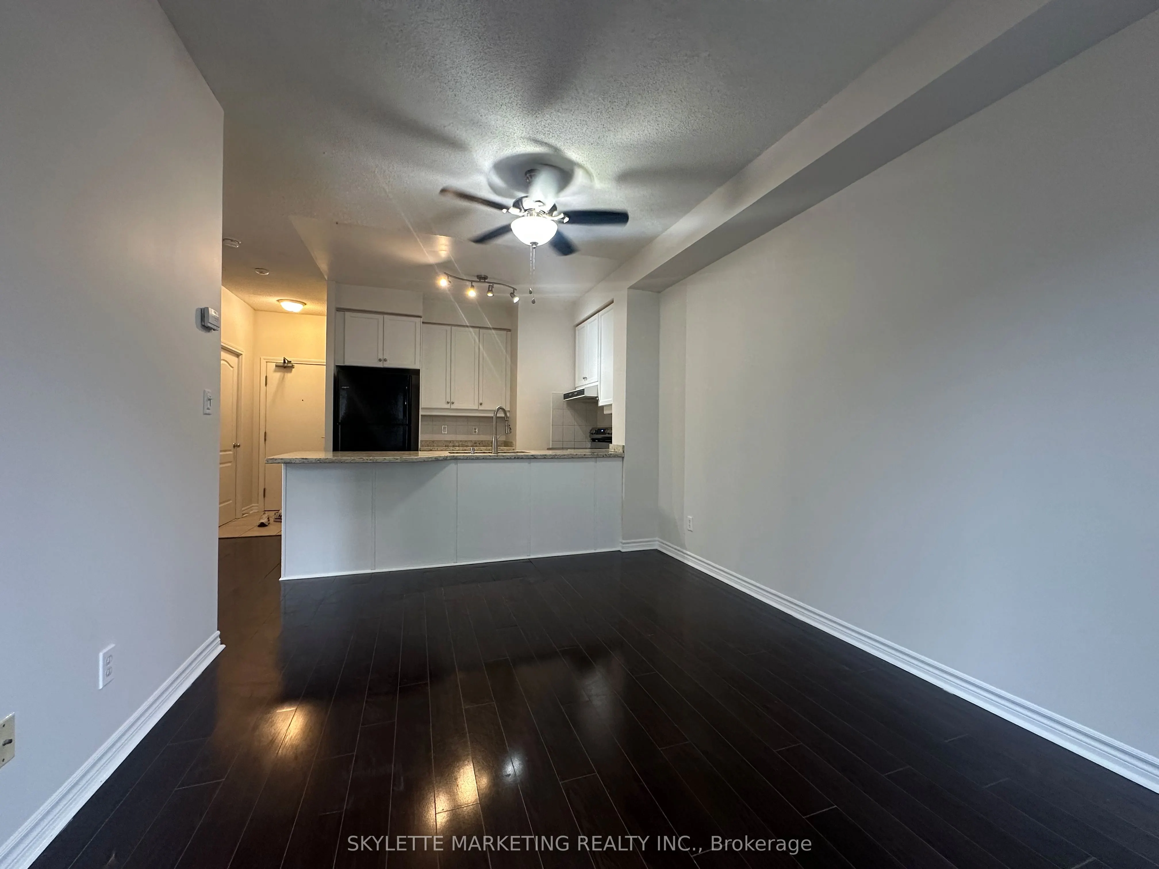 8 Rean Drive, #GV216