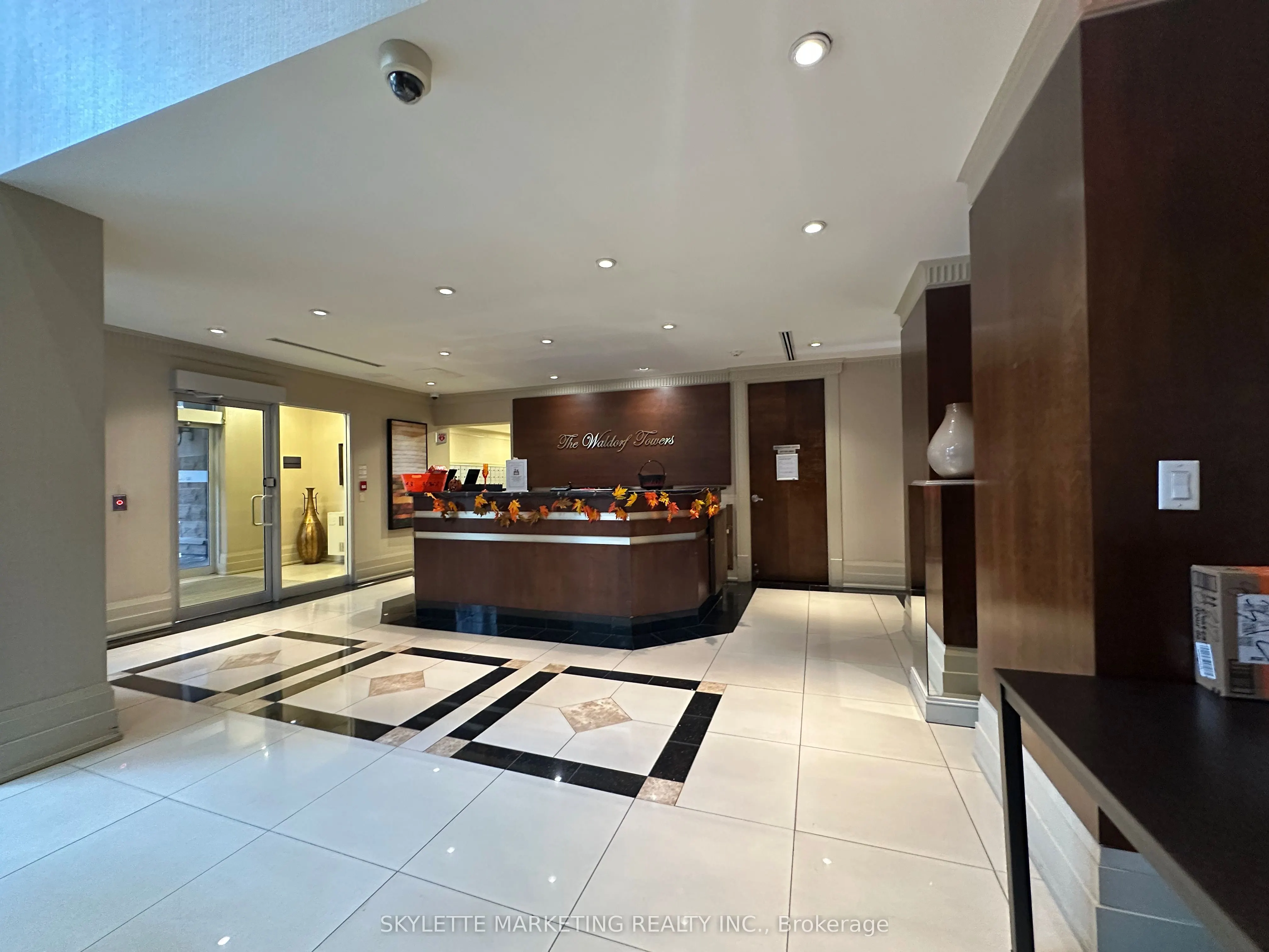 8 Rean Drive, #GV216