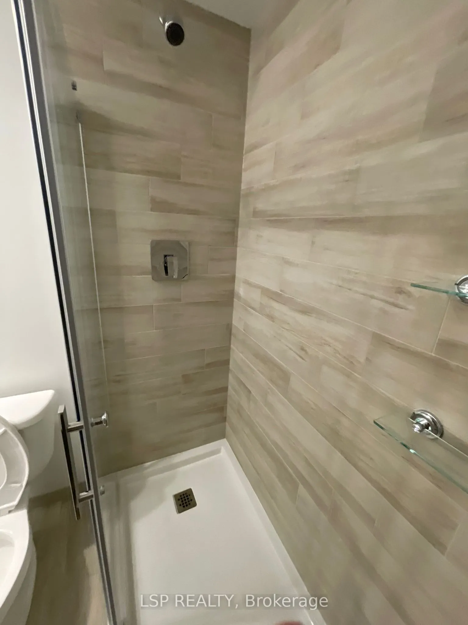 75 Canterbury Place E, #2815