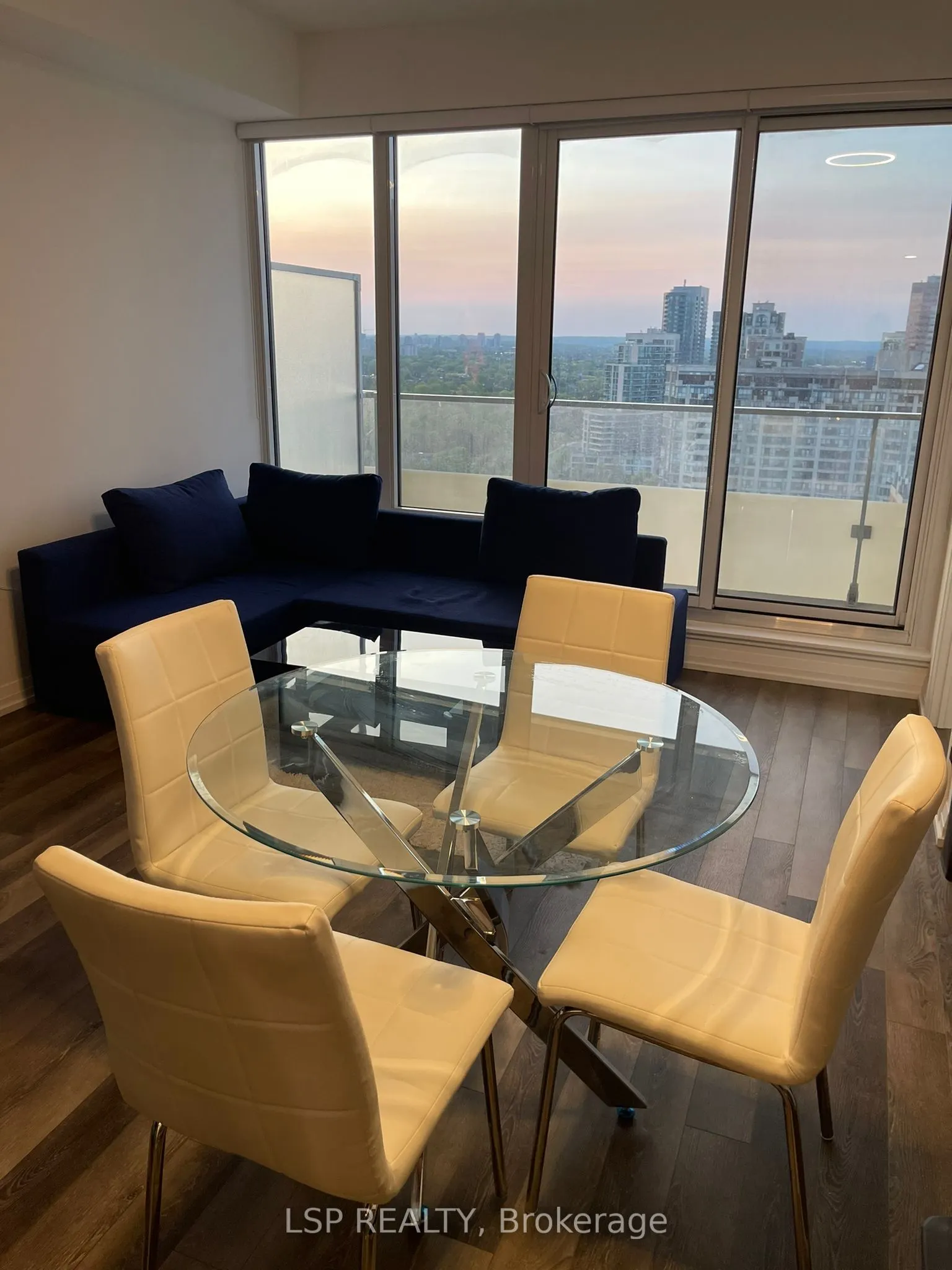 75 Canterbury Place E, #2815