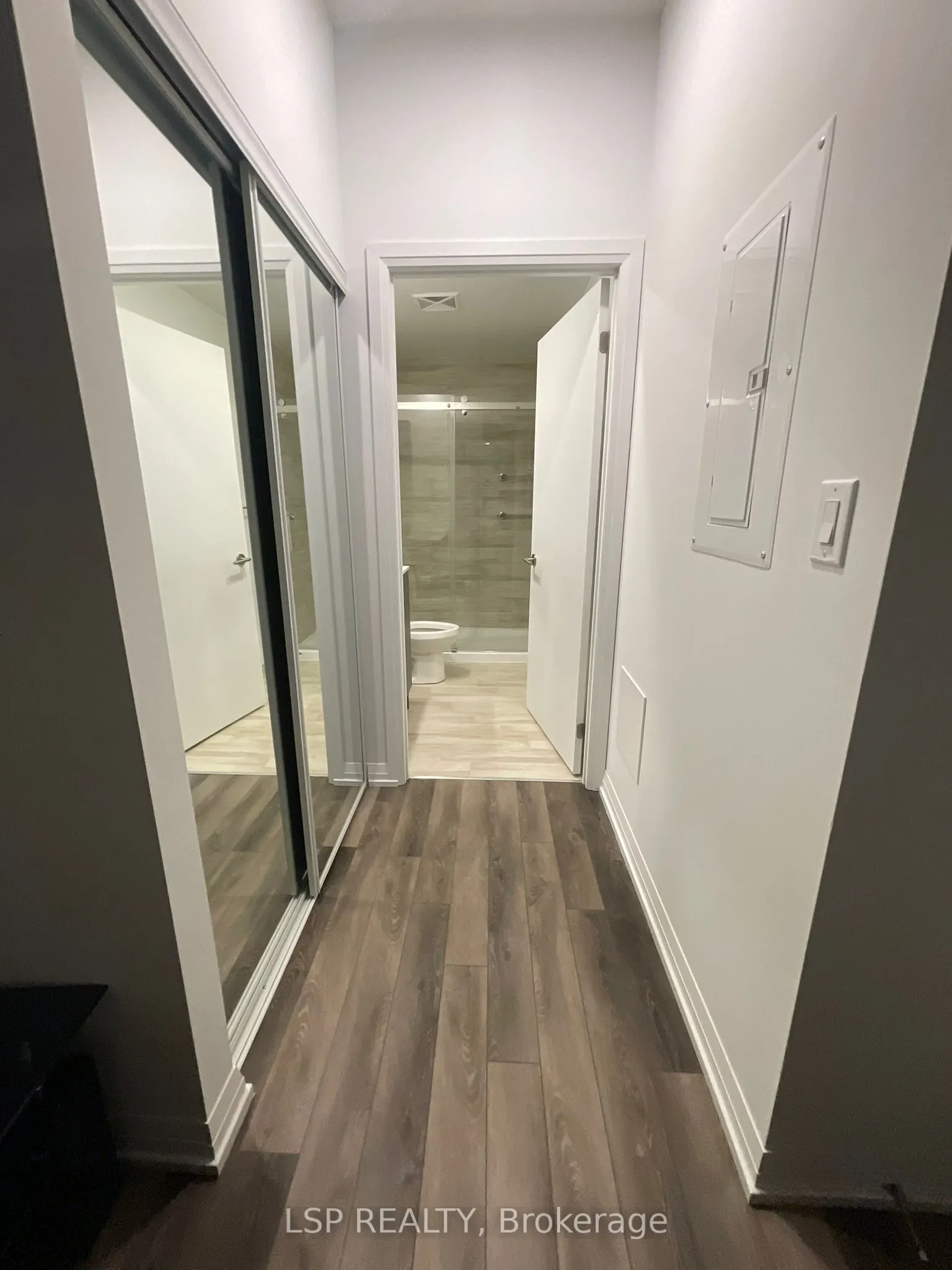 75 Canterbury Place E, #2815