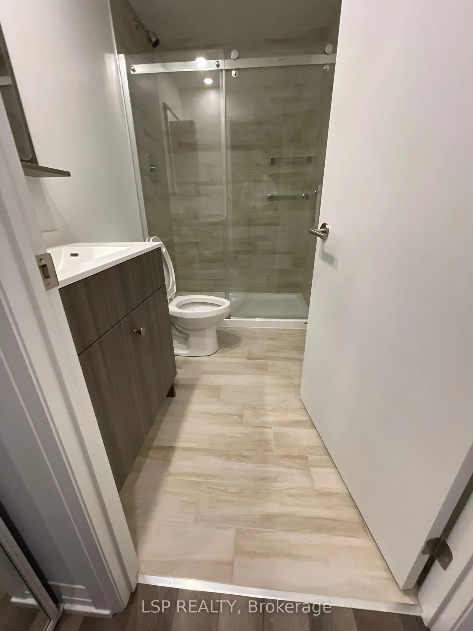 75 Canterbury Place E, #2815