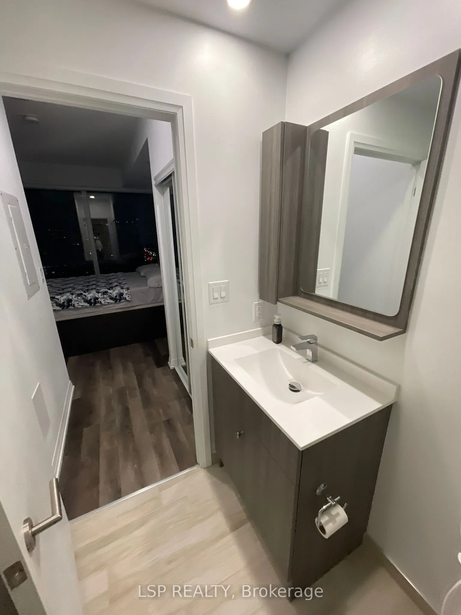 75 Canterbury Place E, #2815