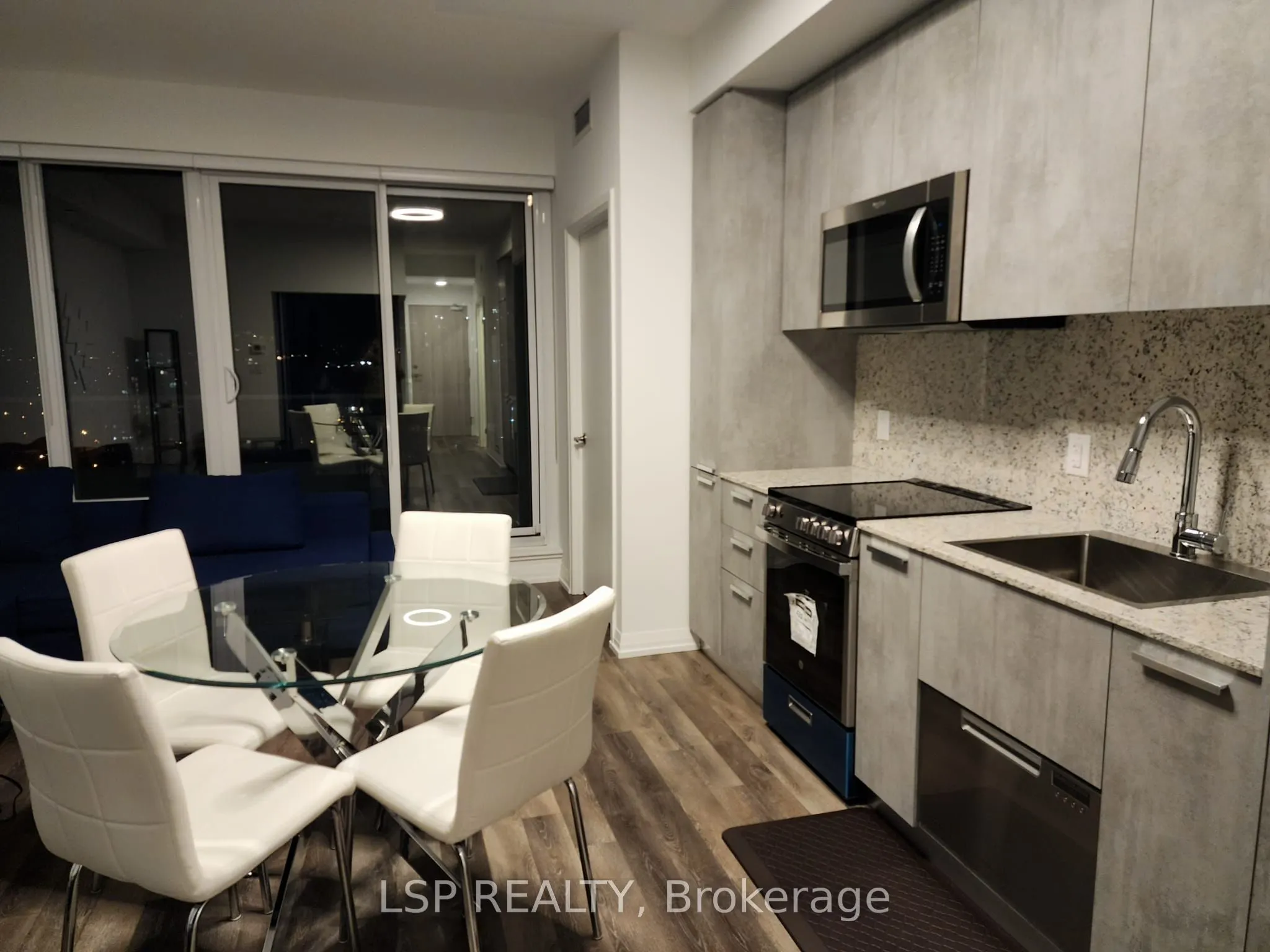 75 Canterbury Place E, #2815