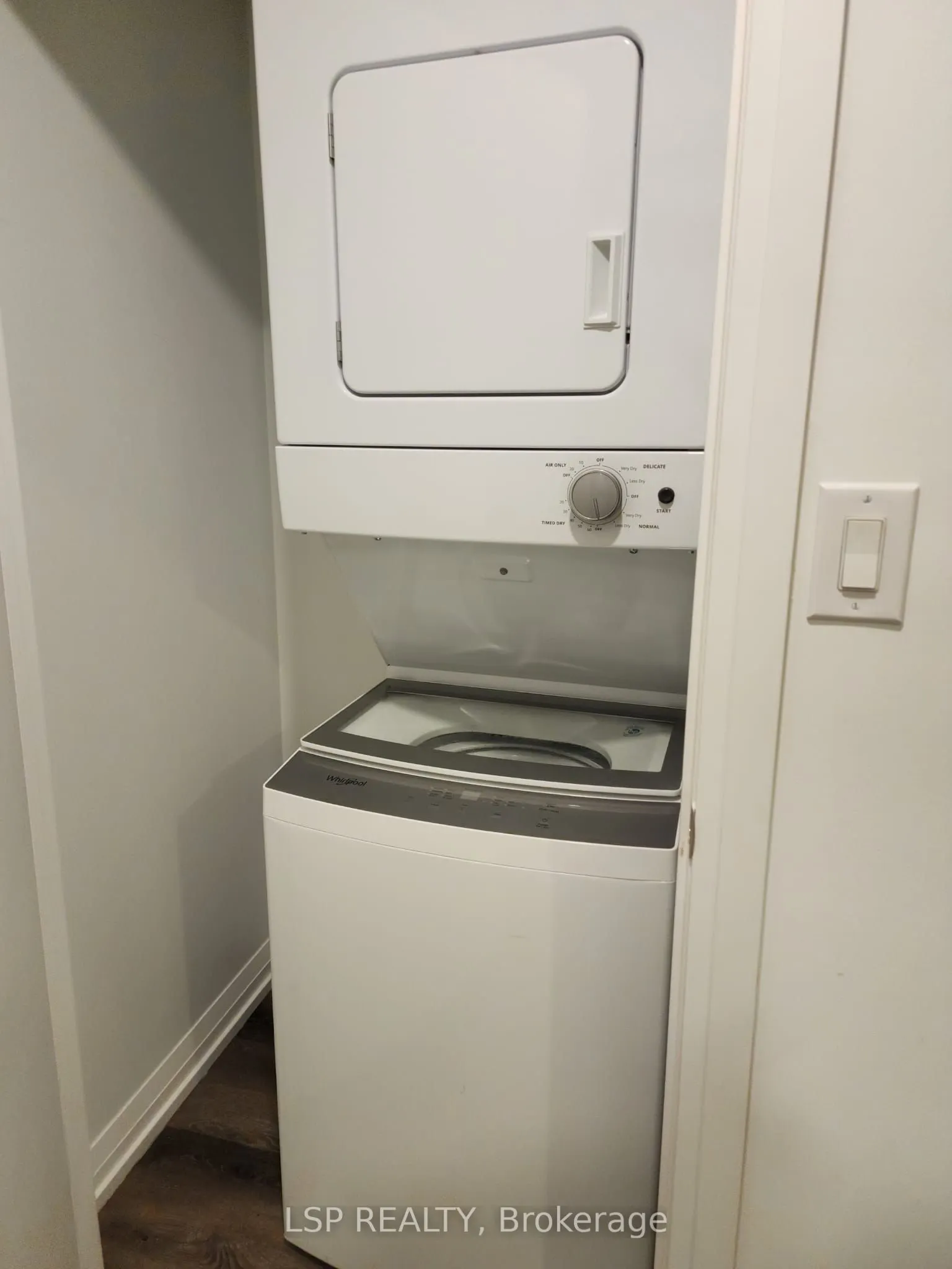 75 Canterbury Place E, #2815