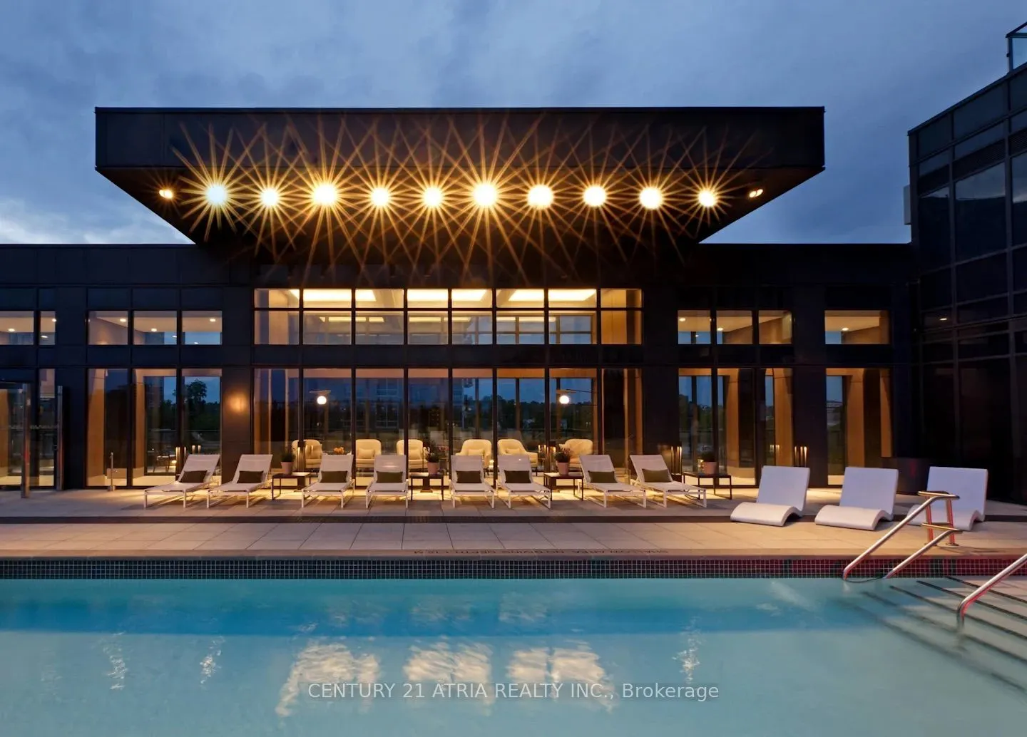 30 Inn On The Park Drive, #802