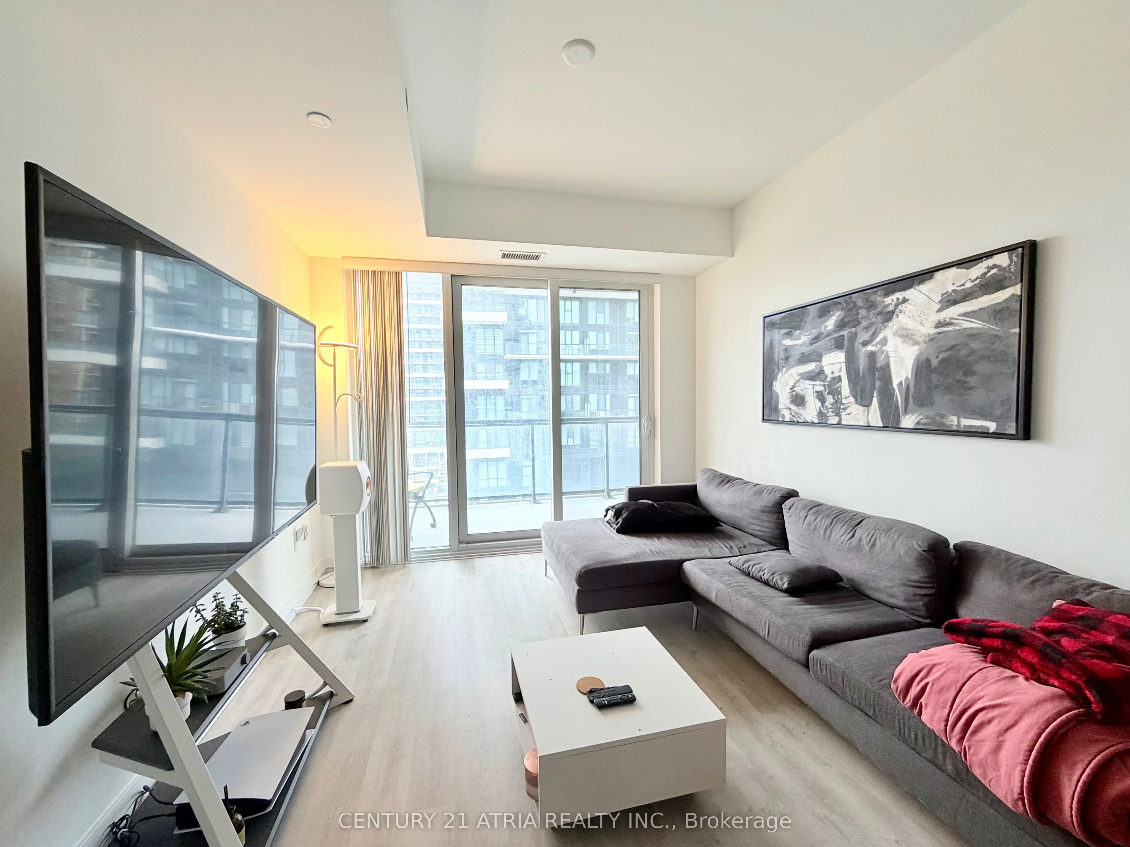 30 Inn On The Park Drive, #802