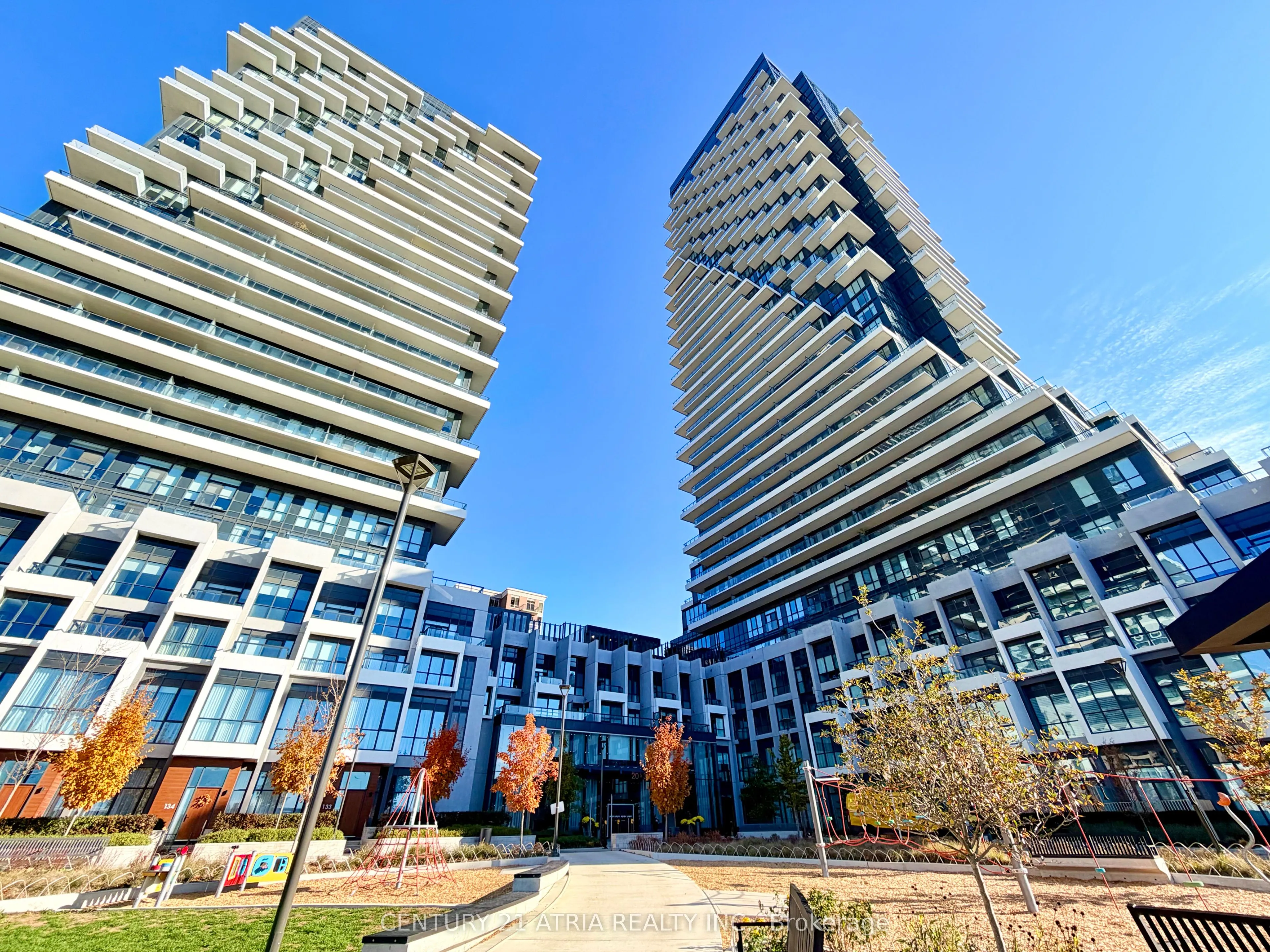 30 Inn On The Park Drive, #802