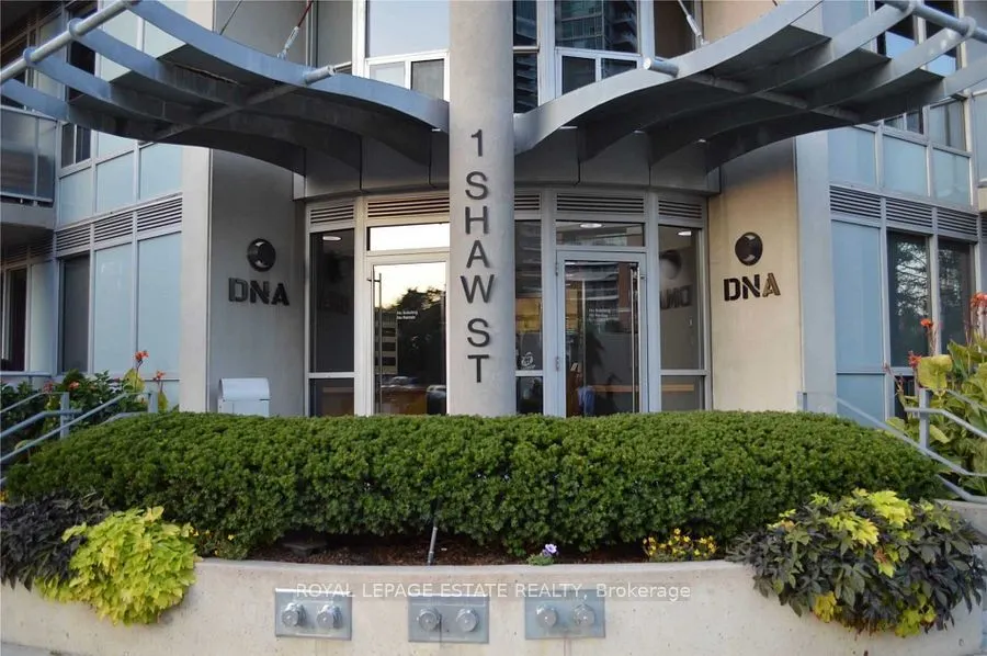 1 Shaw Street, #1028