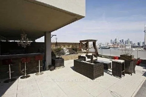 1 Shaw Street, #1028