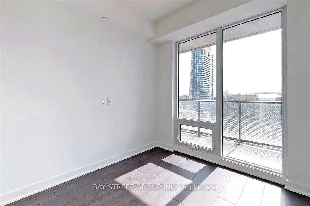 125 Blue Jays Way, #3911