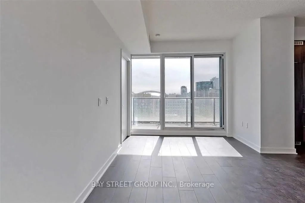 125 Blue Jays Way, #3911