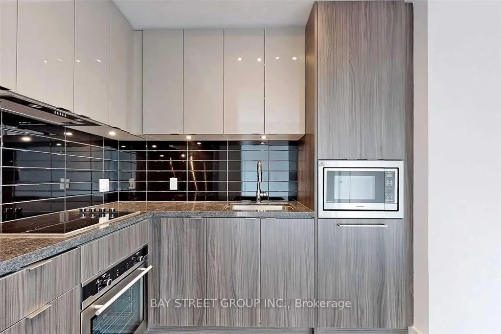 125 Blue Jays Way, #3911