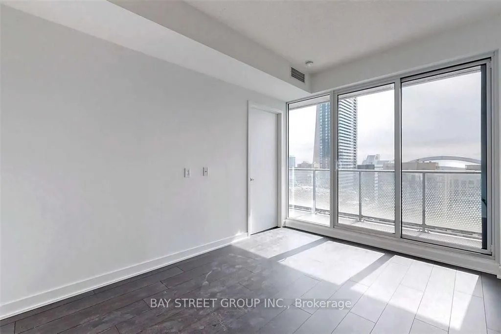 125 Blue Jays Way, #3911