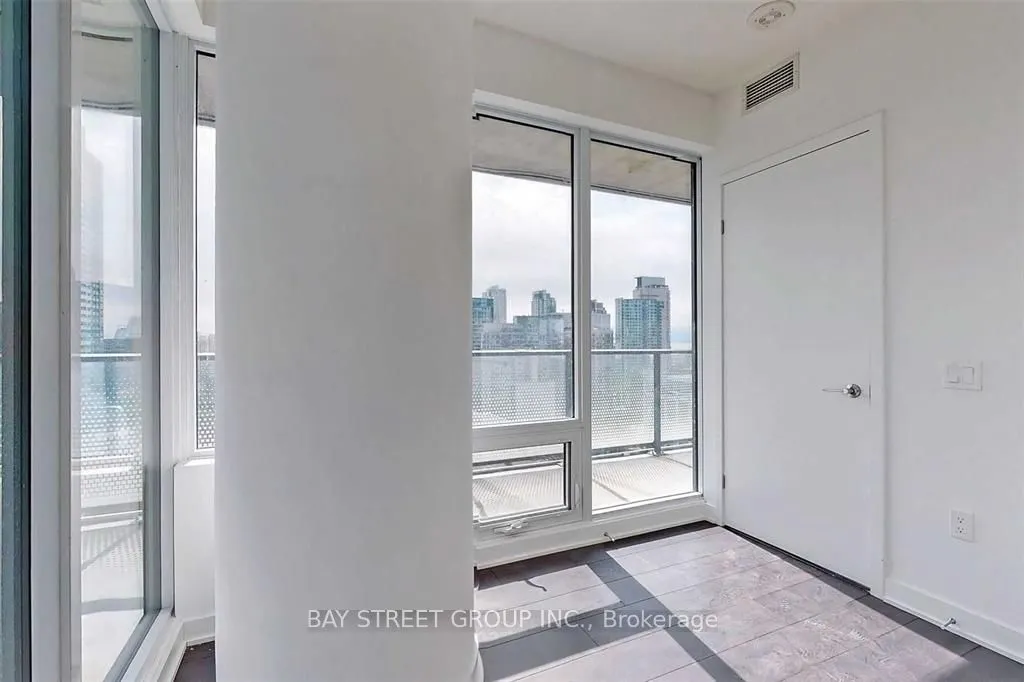 125 Blue Jays Way, #3911