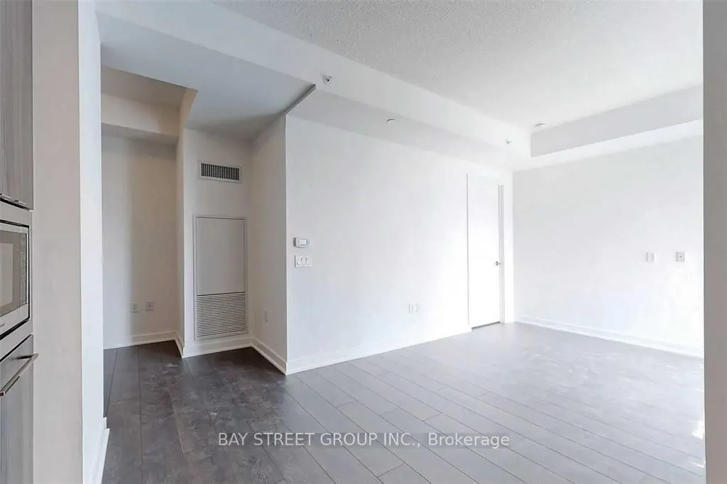 125 Blue Jays Way, #3911