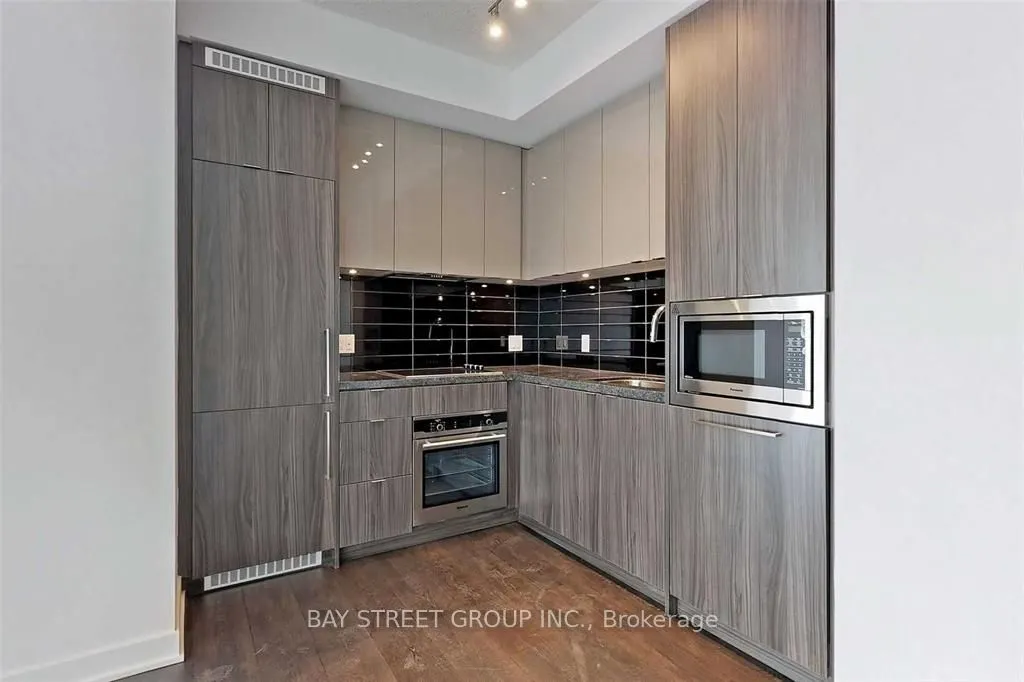 125 Blue Jays Way, #3911