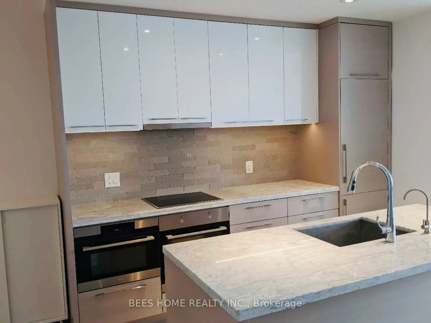 488 University Avenue, #4703