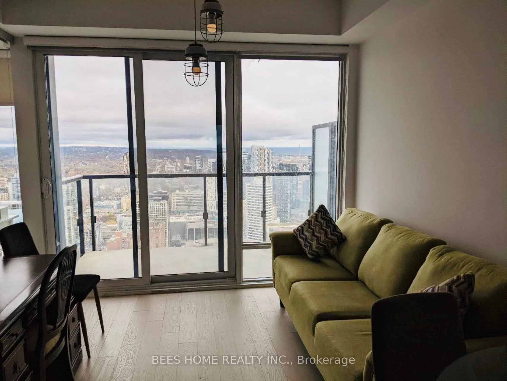 488 University Avenue, #4703