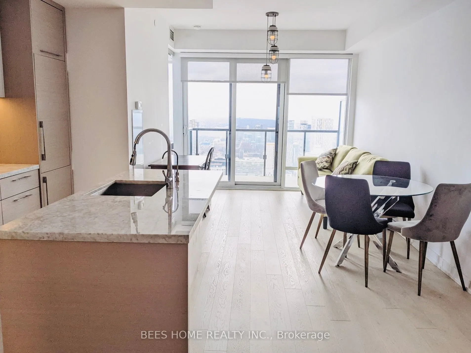 488 University Avenue, #4703