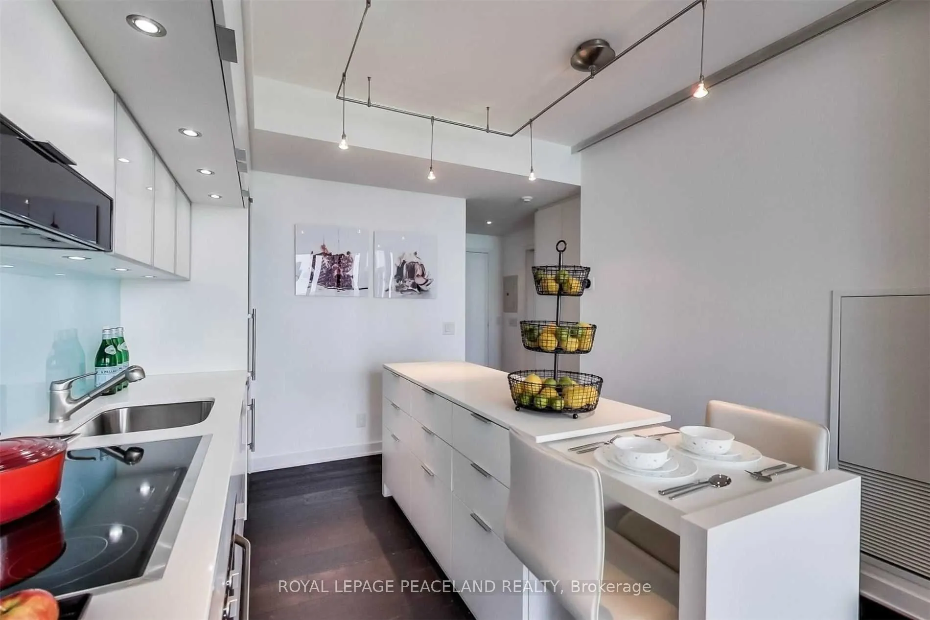 110 Charles Street E, #2901