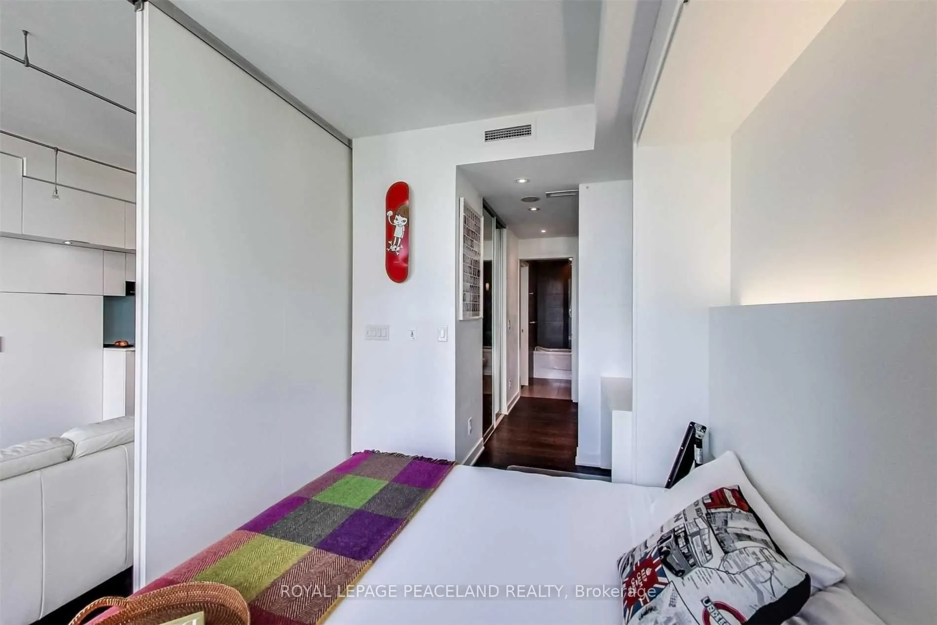 110 Charles Street E, #2901