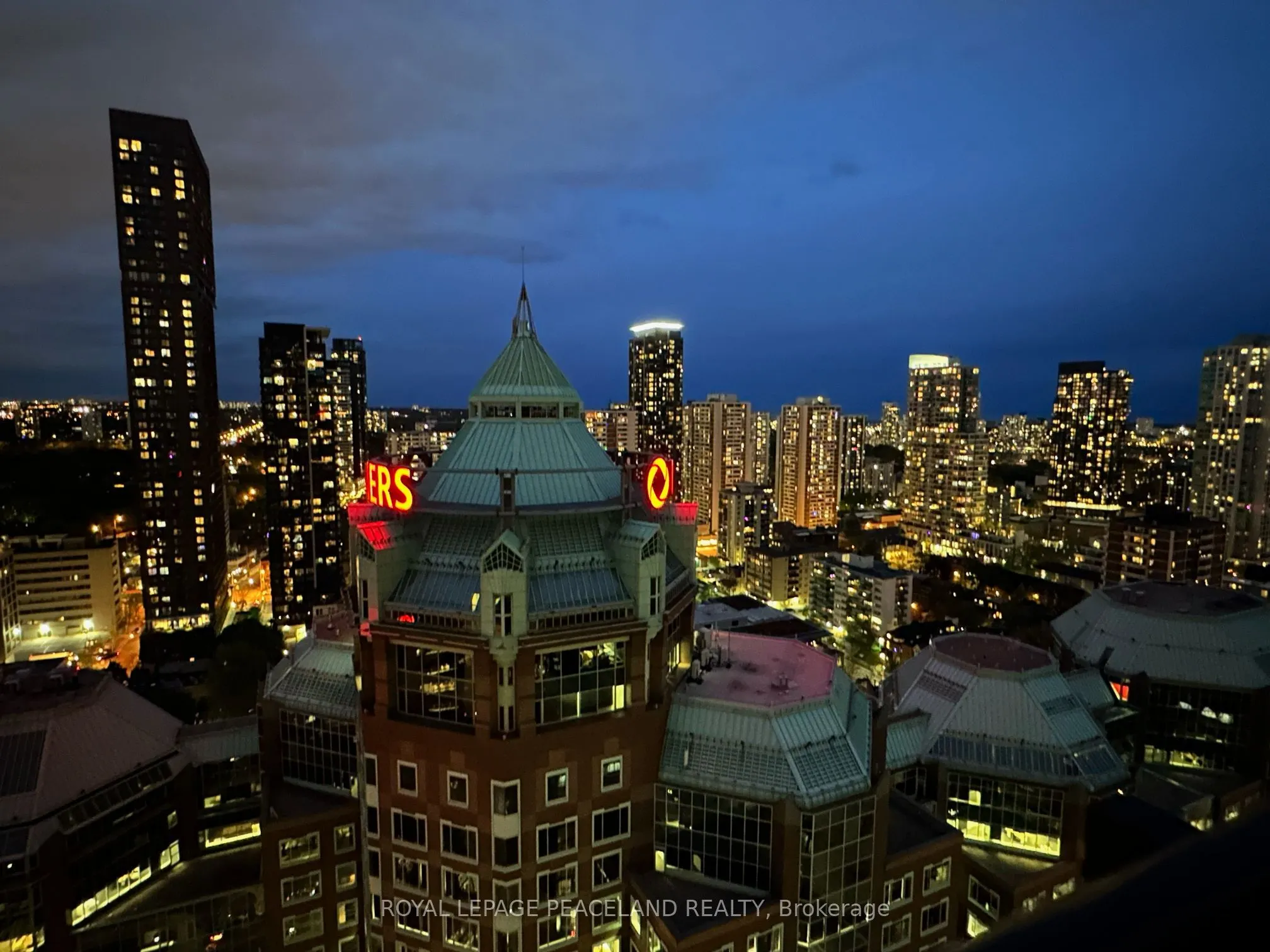 110 Charles Street E, #2901