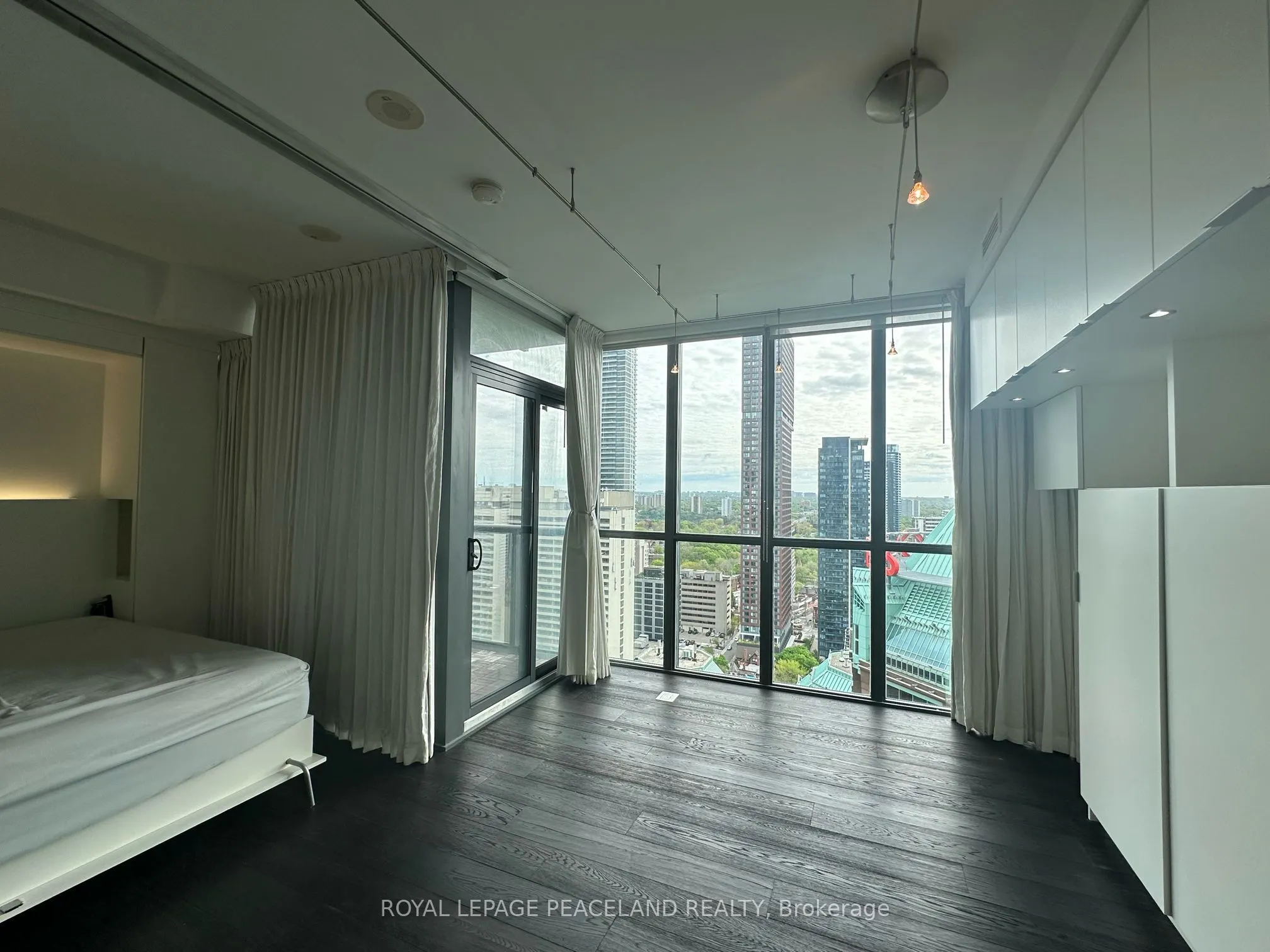 110 Charles Street E, #2901