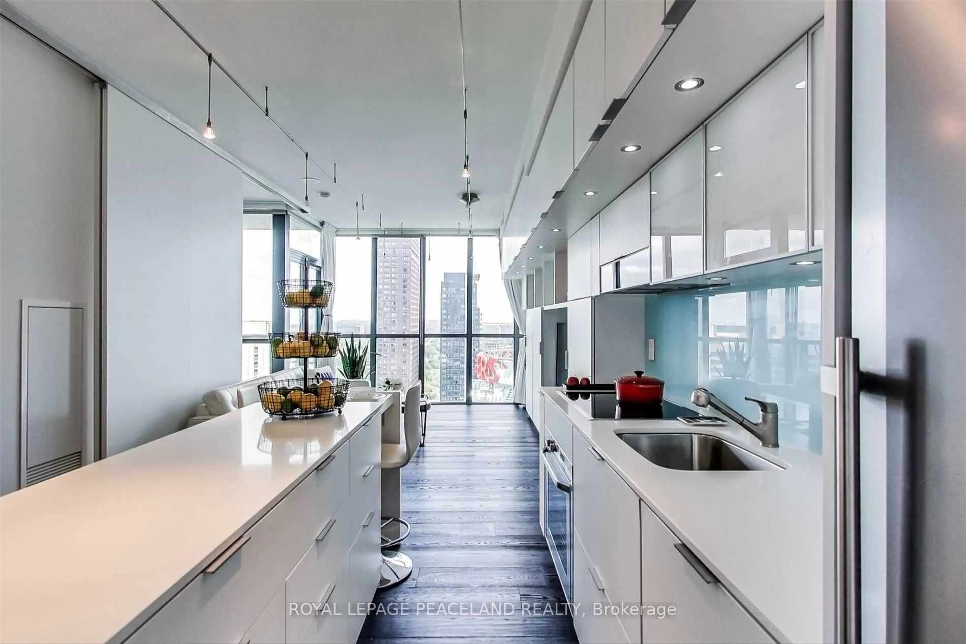 110 Charles Street E, #2901