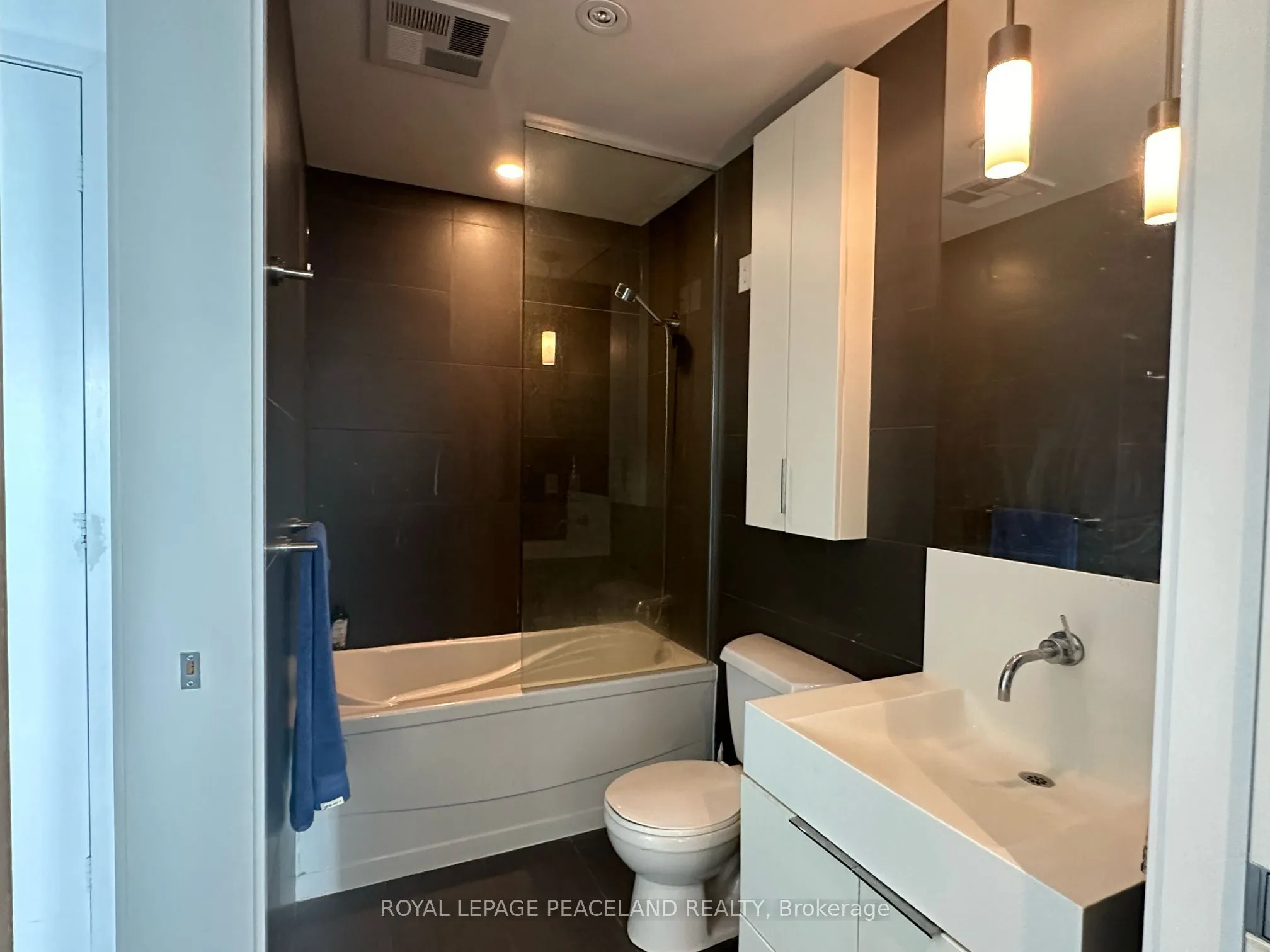 110 Charles Street E, #2901