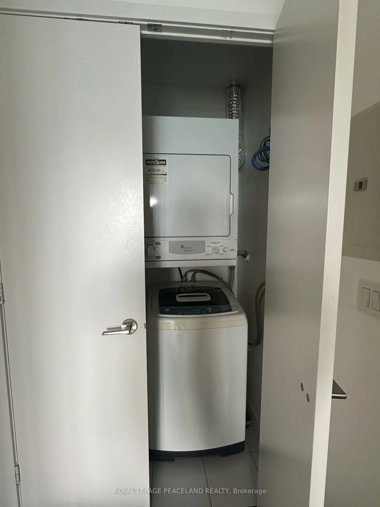 110 Charles Street E, #2901