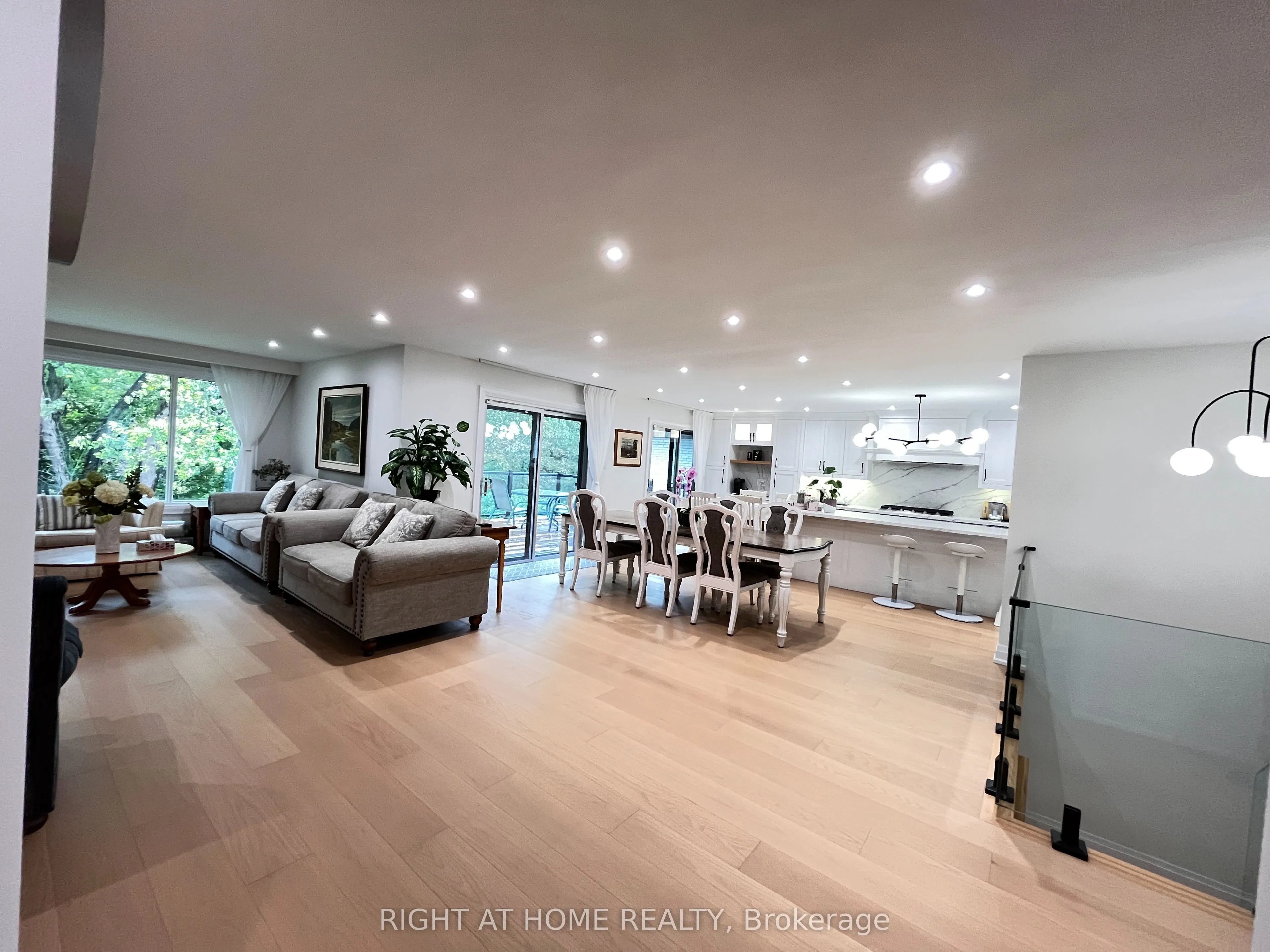 7 Warlock Crescent, #Main