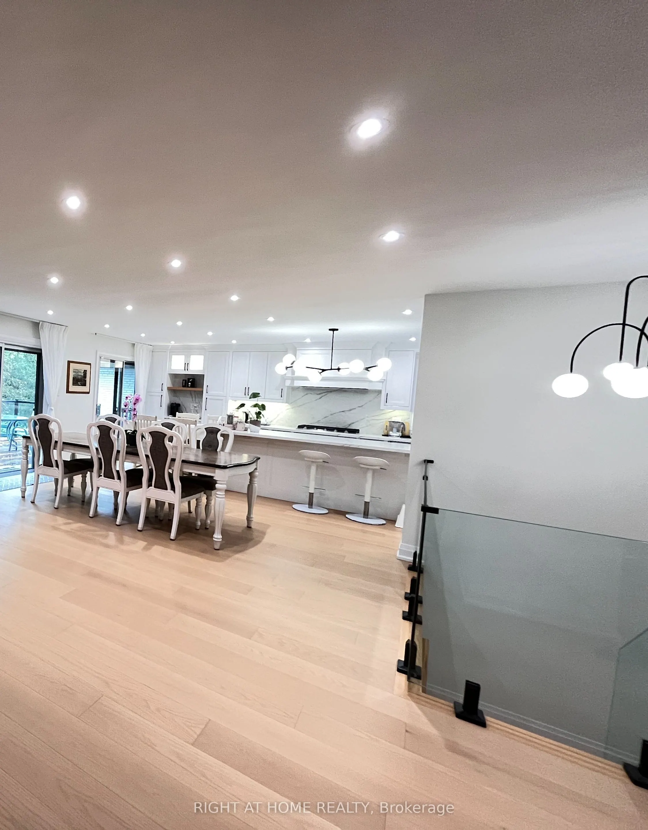 7 Warlock Crescent, #Main