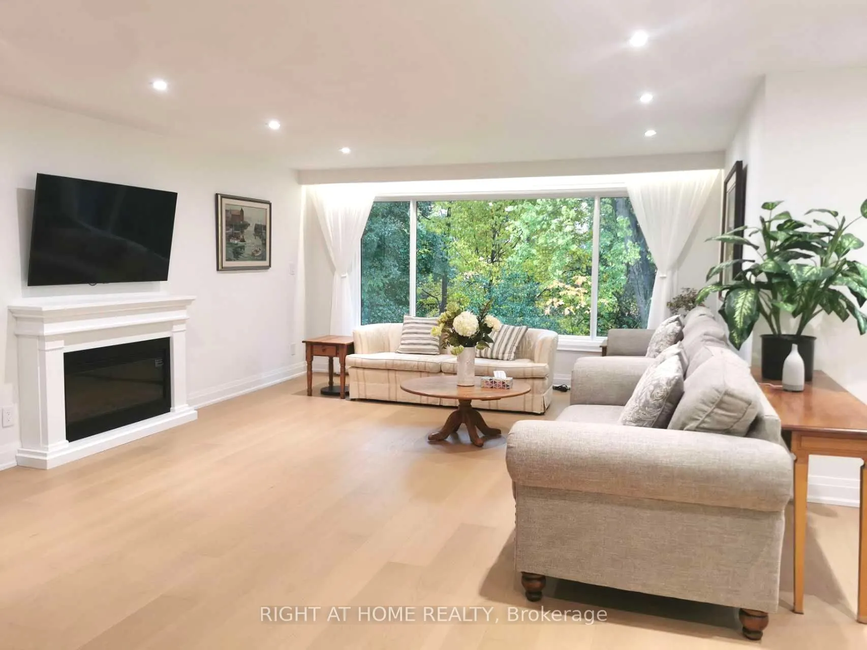 7 Warlock Crescent, #Main