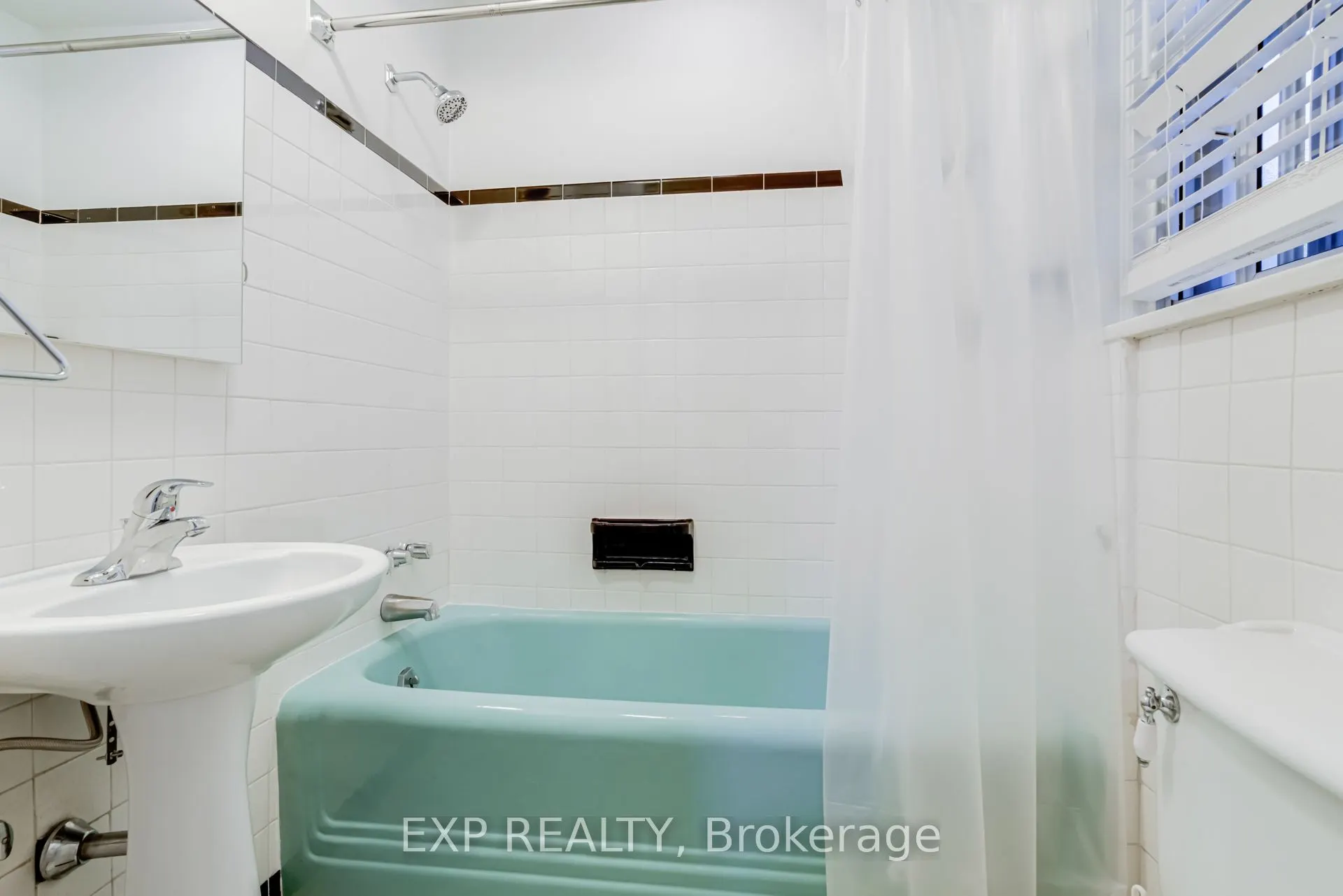 271 Lauder Avenue, #Main