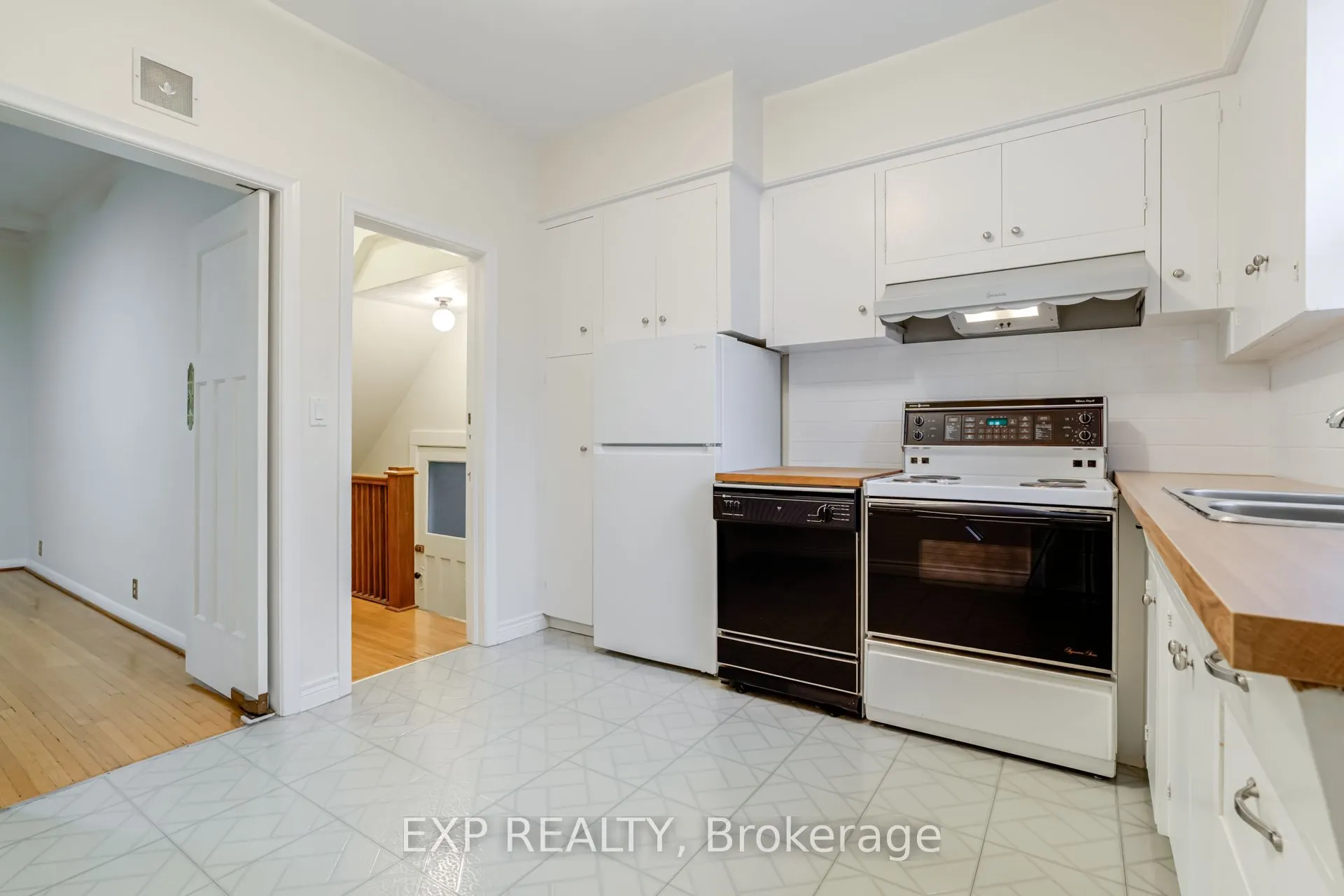 271 Lauder Avenue, #Main