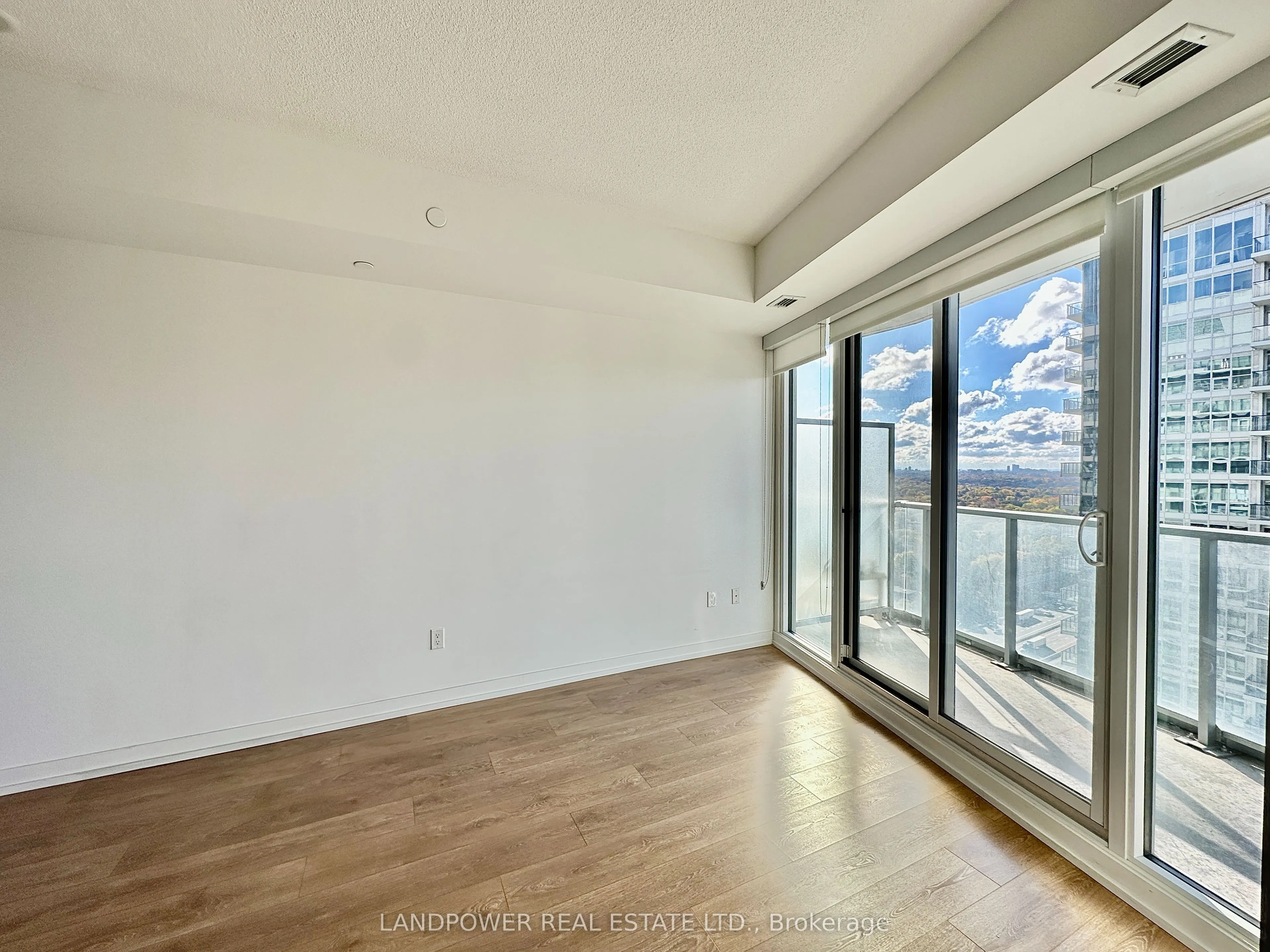 115 McMahon Drive, #3502