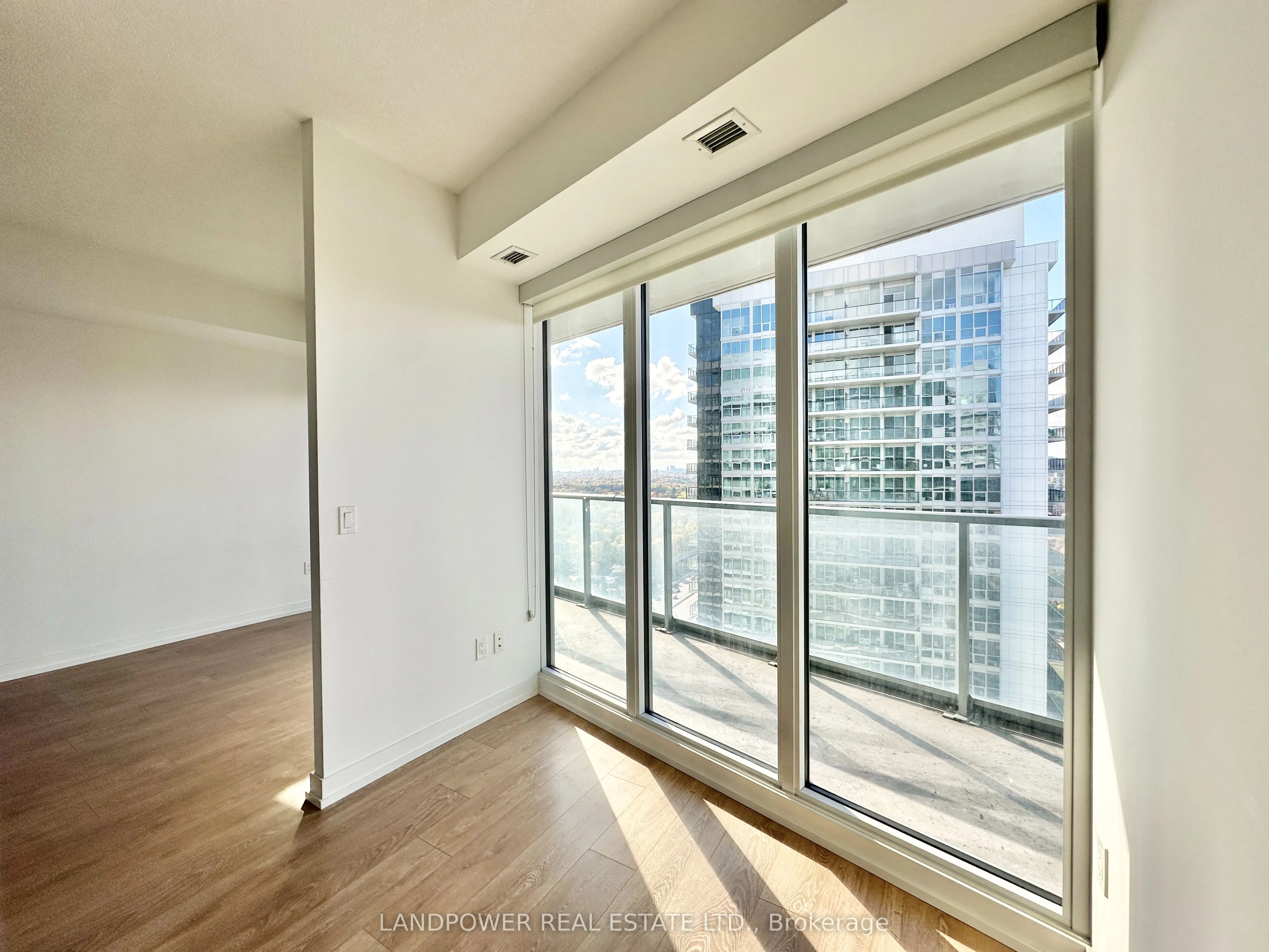 115 McMahon Drive, #3502