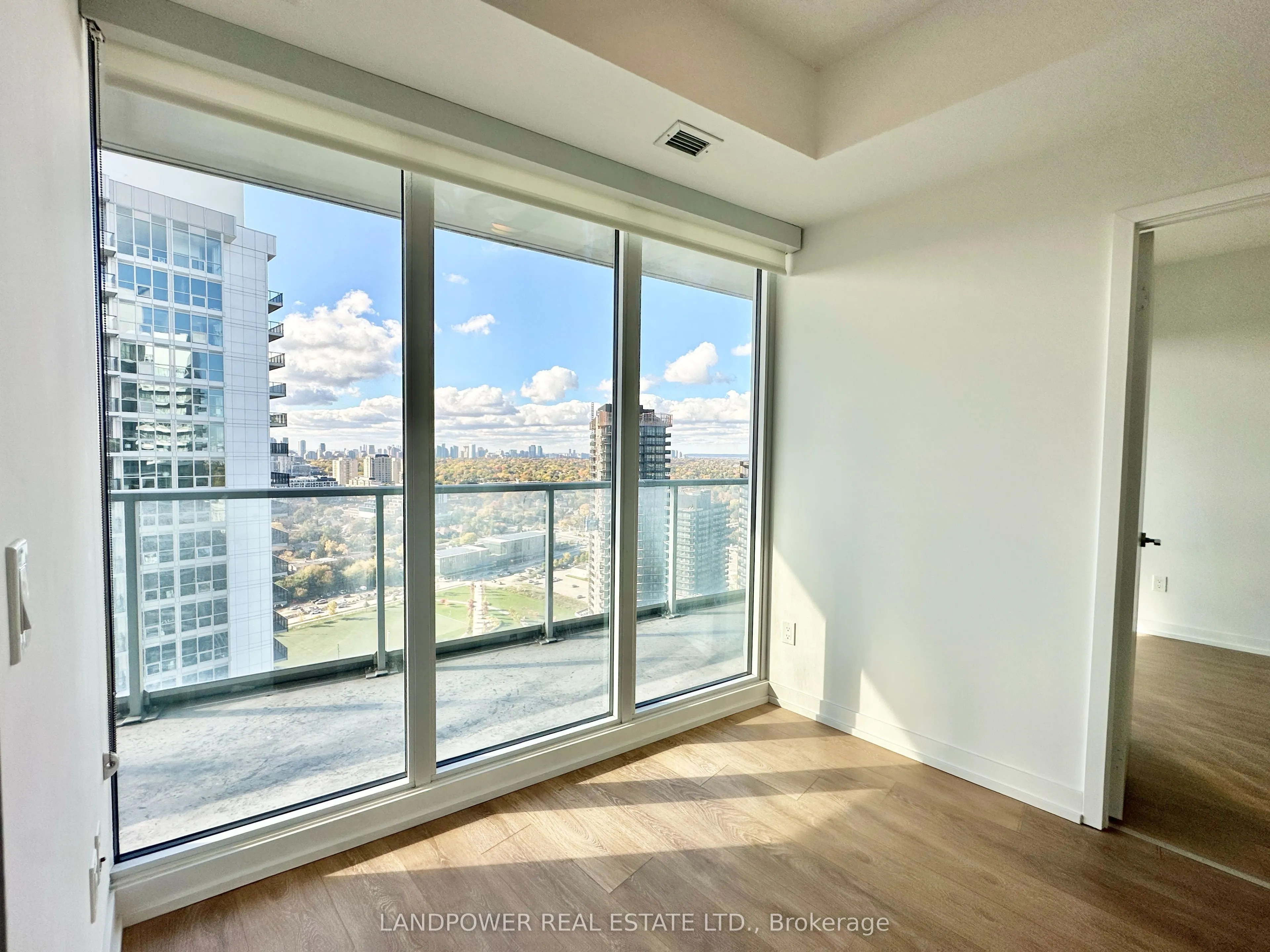 115 McMahon Drive, #3502