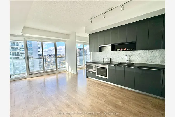 115 McMahon Drive, #3502