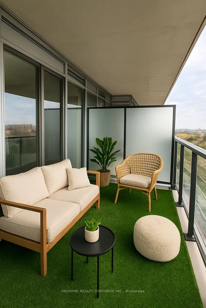 95 McMahon Drive E, #1608